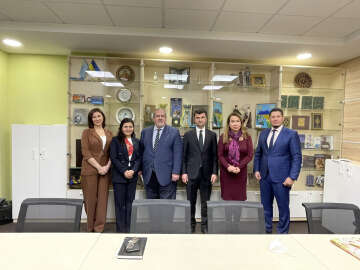 YTB'den Kırım Tatar Milli Meclisi'nin Kıyiv ofisine ziyaret