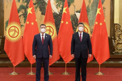 Kırgızistan Cumhurbaşkanı Caparov'dan Çin'e "Doğu Türkistan" desteği