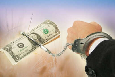 Özbekistan Andican'da okul müdürleri ateş yakarak rüşvet almamak için yemin etti