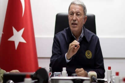 Bakan Hulusi Akar, Ukrayna Savunma Bakanı Reznikov ile telefon görüşmesi yaptı