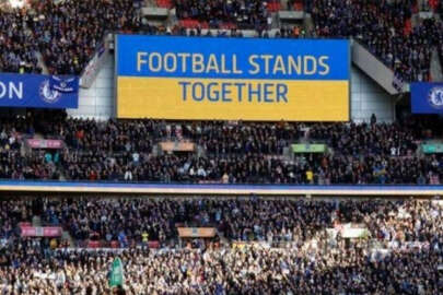 FIFA, Ukrayna'ya saldıran Rusya'nın maçlarda bayrağını ve marşını yasakladı