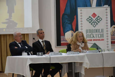 Karaman'daki panelde, Cengiz Dağcı'nın hayatı ve Kırım konuşuldu