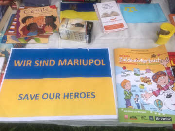 Viyana'da Ukraynalı sığınmacı çocukların eğitime sözlük desteği