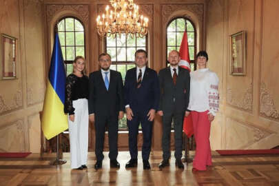 Ukrayna Büyükelçisi Bodnar, Ekrem İmamoğlu ile Ukrayna'ya gidecek olan insani yardımı görüştü