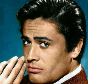 Türk sinemasının efsanesi Cüneyt Arkın hayatını kaybetti