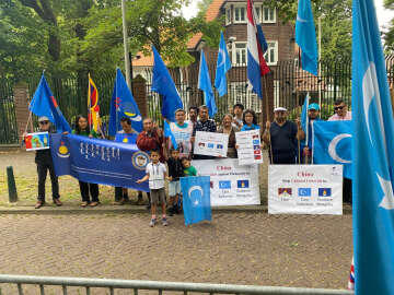 Uygur Türkü, Tibetli ve Moğol aktivistler, Çin'i protesto etti