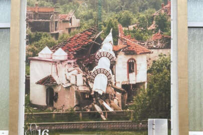 Ahmiçi Şehitler Anıtı vahşi katliamın izlerini taşıyor