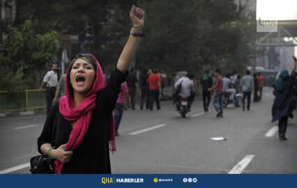 İranlı kadınlar Molla rejimine direniyor