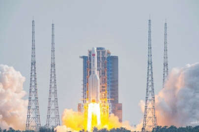 Çin'in roketi dünyayı turluyor: Türkiye'ye düşebilir