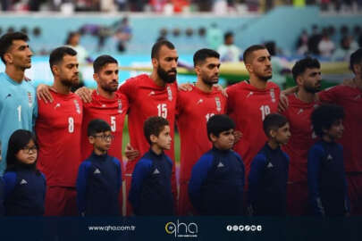 İranlı futbolcular protestolara ses oldu: İran Milli Marşı'nı okumadılar!