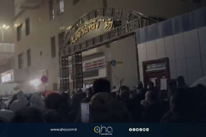 Urumçi'de Çin Komünist Partisi karşıtı protesto gösterileri başladı