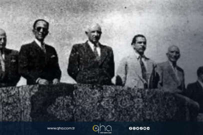 Azerbaycan Milli Hükûmeti 77 yaşında