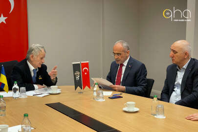 Kırımoğlu, Cumhurbaşkanı Başdanışmanı Yalçın Topçu'yu ziyaret etti