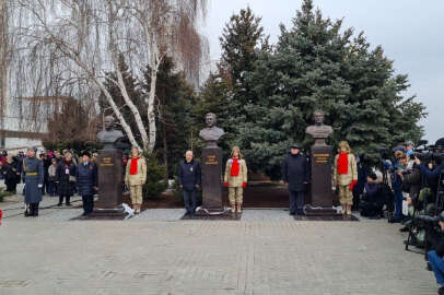 Rusya'da katil Stalin'in yeni büstü açıldı