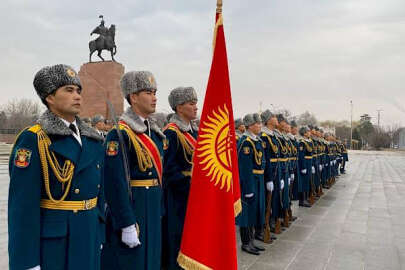 3 Mart Kırgızistan Devlet Bayrak Günü