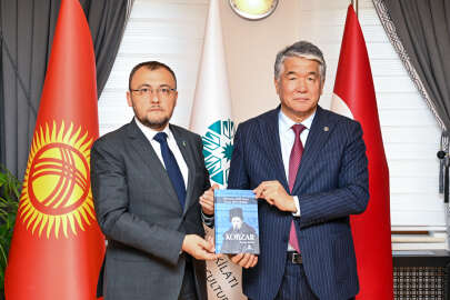 Ukrayna Büyükelçisi Bodnar, TÜRKSOY Genel Sekreteri Raev ile bir araya geldi