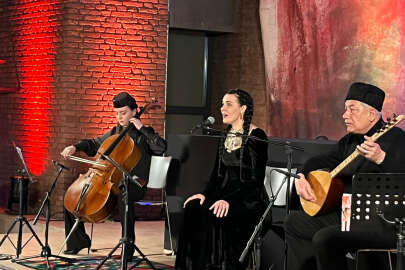 Ukraynalı ve Kırım Tatar sanatçılardan oluşan Yuşan-Zillya grubu, Köln'de konser verdi