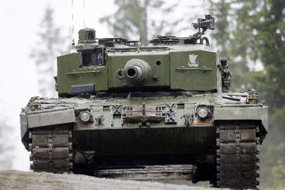 Almanya, Leopard 2 tankları Ukrayna'ya teslim etti