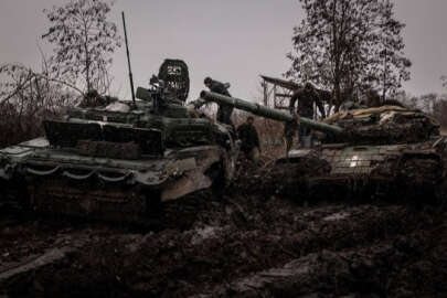Rus işgalciler, Avdiyivka’da tanklarının büyük bir kısmını kaybetti