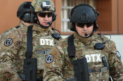 Azerbaycan'da İran'ın casus şebekesine operasyonda 8 gözaltı!