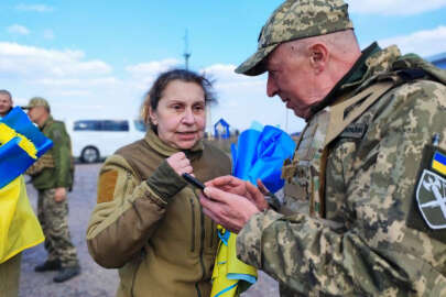 100 Ukraynalı asker daha Rus esaretinden kurtarıldı