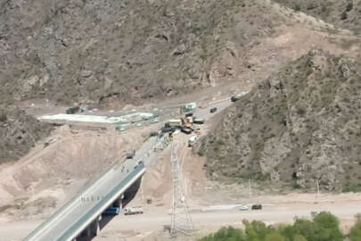 Azerbaycan, Laçın-Hankendi yolunda sınır geçiş noktası kurdu