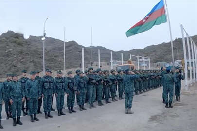 Laçın sınır geçiş noktasında Azerbaycan bayrağı göndere çekildi
