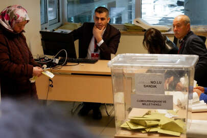 14 Mayıs seçimleri için sınır kapılarında oy verme işlemi başladı