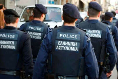 Yunanistan'da 5 polis insan kaçakçılığından gözaltına alındı