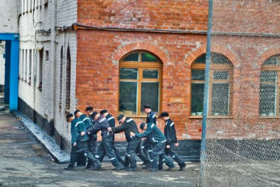 Rusya'da mahkumlar sözleşmeyle cepheye gidecek