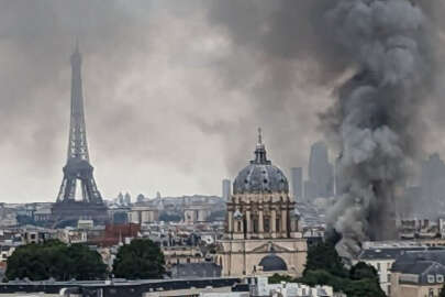 Paris'te patlama meydana geldi