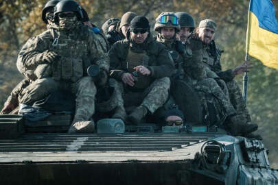 Ukrayna, güneyde ve doğuda işgalci Ruslara karşı taarruzda başarı elde etti