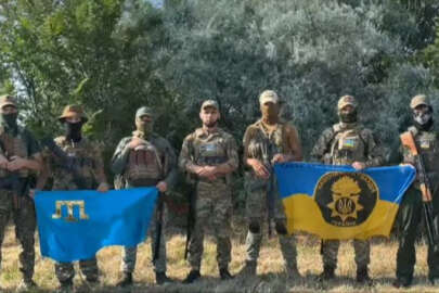 Ukrayna askerleri Kırım Tatar Milli Bayrak Günü’nü kutladı
