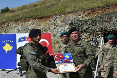 Türk askerinden Kosova'ya bölgede eğitim desteği
