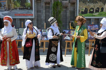 Karaman'da 5. Uluslararası Türk Dünyası Şöleni başladı