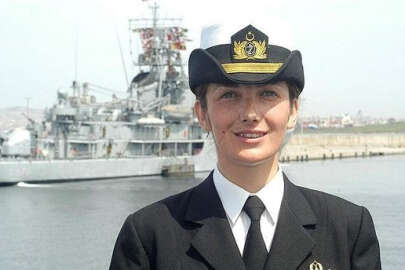 Amiralliğe terfi eden Gökçen Fırat tarihe geçti