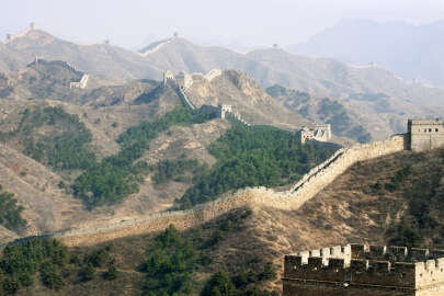 Çinli bir çift, Çin Seddi'ni ortadan ikiye böldü!