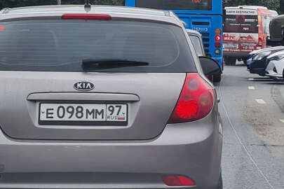 Rusya plakalı hiçbir araç Polonya'ya giremeyecek