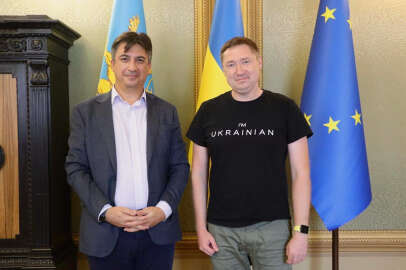 Kıyiv Büyükelçisi Güldere, veda ziyaretinde Lviv Valisi Kozıtskıy ile görüştü