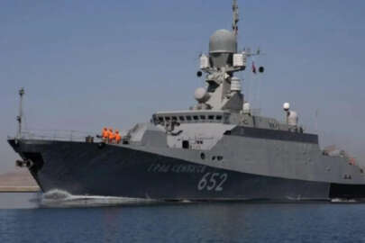 Ukrayna, 2 Rus askeri gemisini vurdu!
