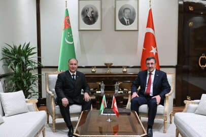 Cumhurbaşkanı Yardımcısı Yılmaz, Türkmenistan Bakanlar Kurulu Başkanı ile görüştü