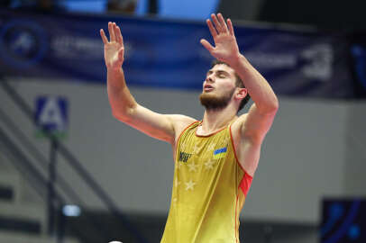 Kırım Tatar güreşçi İrfan Mirzoyev, Dünya Güreş Şampiyonası'nda finale yükseldi