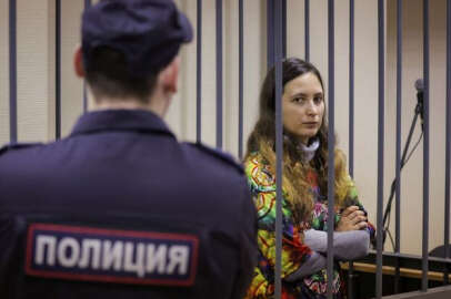 Savaş karşıtı Rus sanatçı 7 yıl hapis cezasına çarptırıldı!