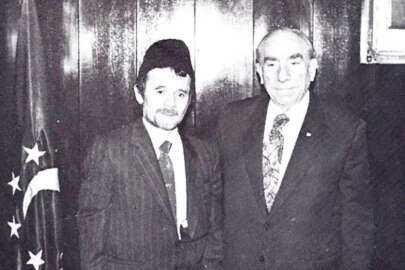 Türk siyaseti ve Türk dünyasının unutulmaz ismi Alparslan Türkeş saygıyla anılıyor