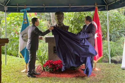 Guatemala Dışişleri Bakanlığında Atatürk büstü açıldı