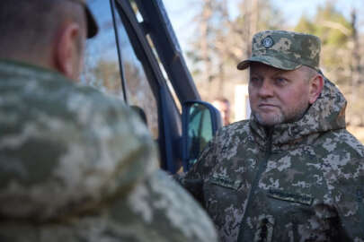 Ukrayna Silahlı Kuvvetleri Başkomutanı Zalujnıy'ın görevden alındığı iddiası yalanlandı