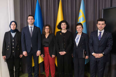 Kırım Temsilcisi Taşeva, YTB temsilcileriyle bir araya geldi