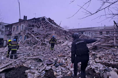 İşgalci Rusya'dan füze saldırısı: Ukrayna'nın farklı bölgelerdeki altyapı tesisleri vuruldu