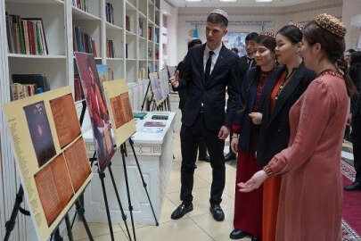 Türkmen şair Mahtumkulu Firâki Kazakistan'da anıldı