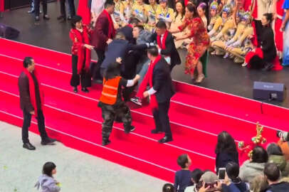 Hollanda’da Çin’in propaganda partisi protesto edildi